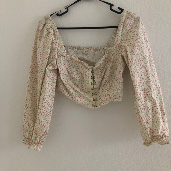 Urban outfitters hook floral ruffle blouse - Picture 6 of 13